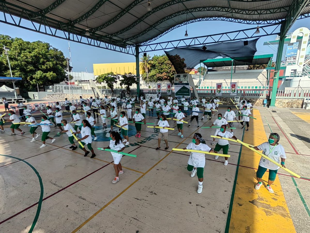 IMSSGro's tweet photo. @Tu_IMSS El Centro de Seguridad Social y el #CECEM #Acapulco participan en el #ZumbIMSS #DeporteIMSS 🤸🏻‍♀️💃🏻🕺🏻🧘🏻‍♀️ https://t.co/i8fM5ymNmh