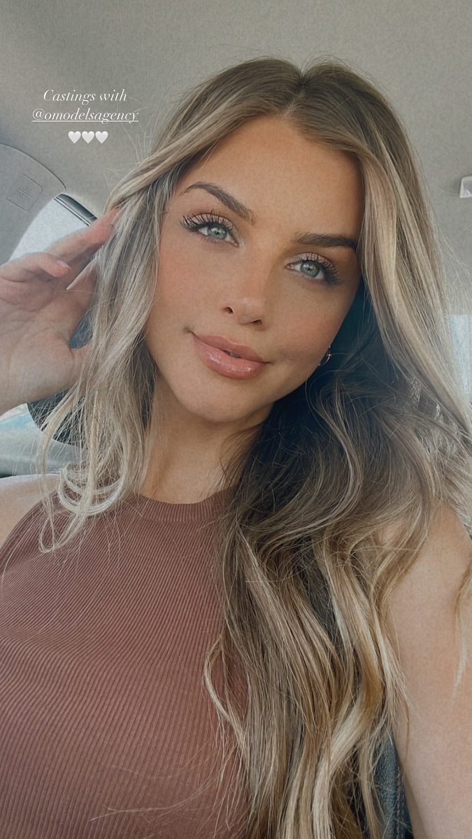 * 　 *  .  　
　.　 ˚  * 
 ✫ ✵   +   　 . 　 · 　 
 　　 ˚ 　 * ✦   *   . 
　　　  　　 　　 　 　　 + 
✵  　 ✫  　　　　 . 　.  . 
 ⊹ * 　 　　 ˚