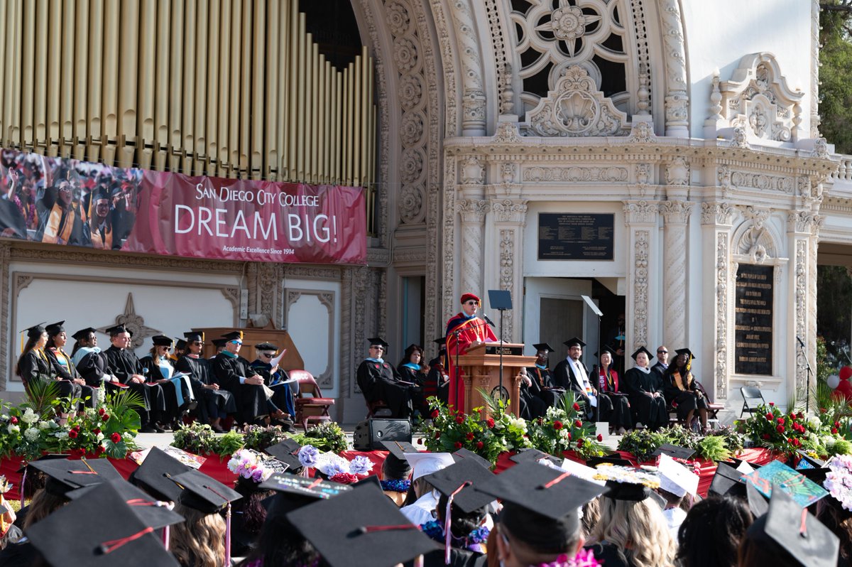 sdcitycollege's tweet photo. A few photos from the big day. Congratulations San Diego City College grads! You did it!!
More photos here: https://t.co/3EOqWWaM1b
#sharecity #iamcitycollege #2022Commencement #sdcitygrads https://t.co/uTiJXITS4i