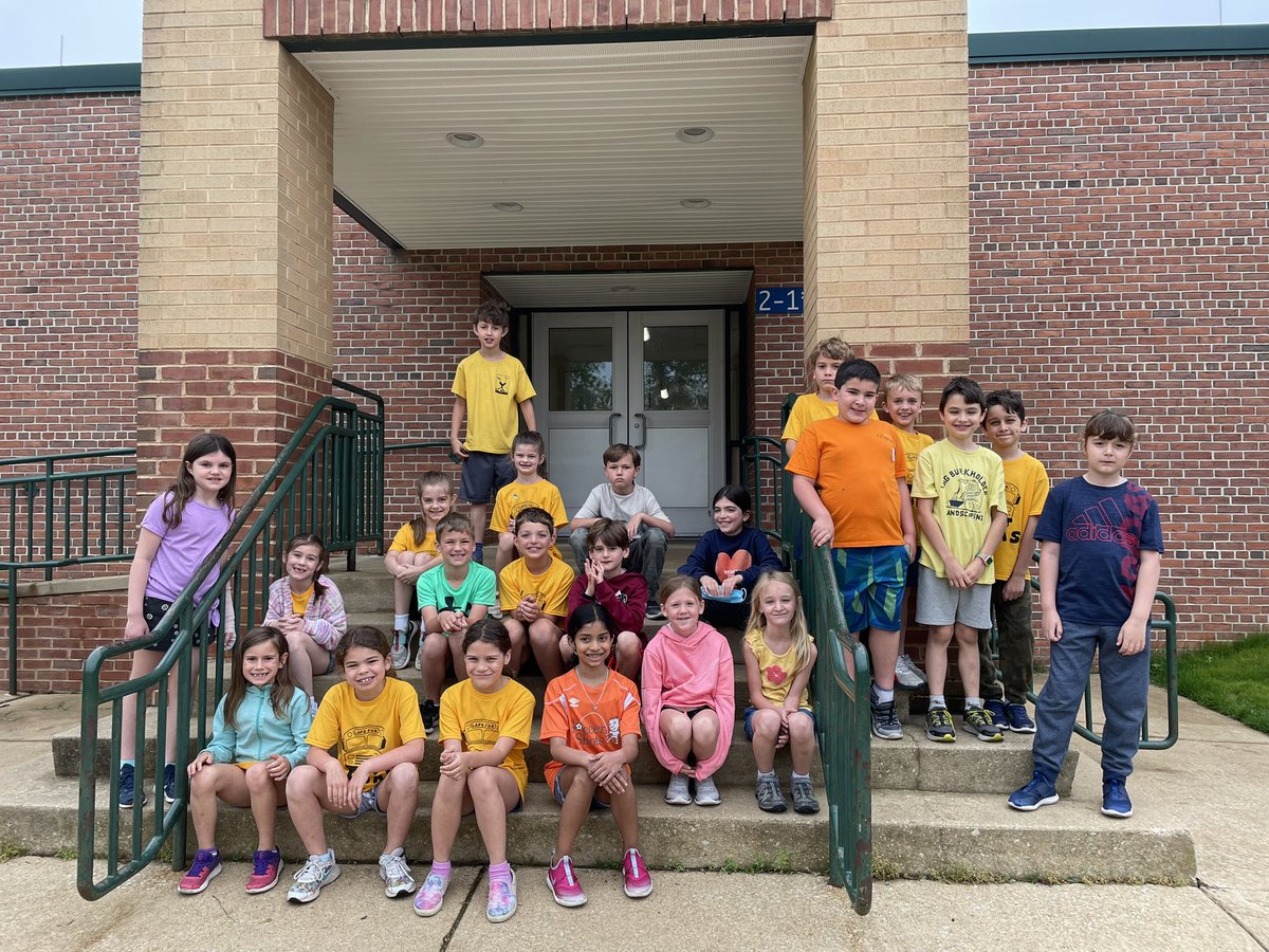 We had a great time running and walking this morning for Laps for Lucas! Way to go Roadrunners!