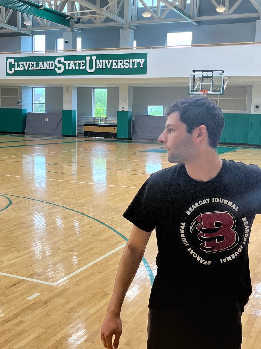 sevharks's tweet photo. @therealjoshf repping @BearcatJournal here in Cleveland. @ChadBrendel https://t.co/4sSkC6FgIi
