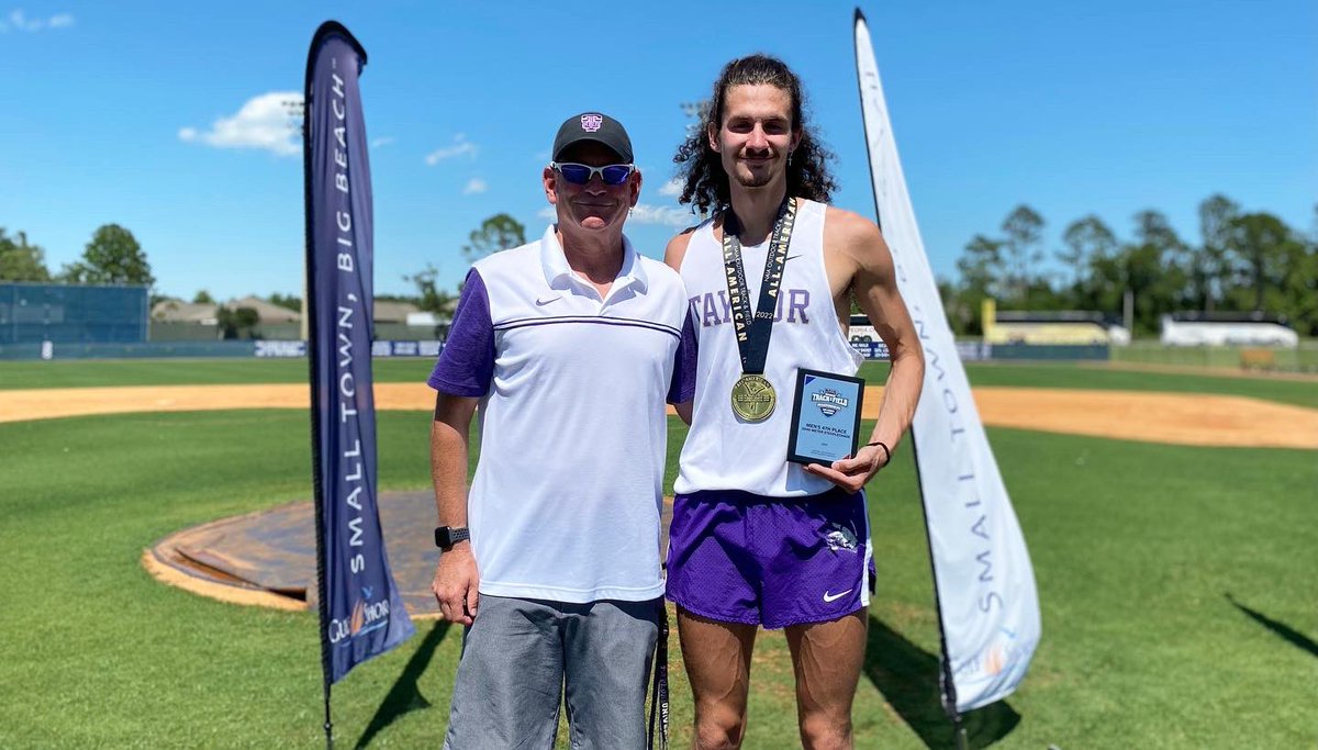 TaylorXCTF's tweet photo. 🏅𝘈𝘓𝘓-𝘈𝘔𝘌𝘙𝘐𝘊𝘈𝘕🏅
Connor White finished fourth place in the steeplechase with a time of 9:09.50! https://t.co/HAnfNQtpB5