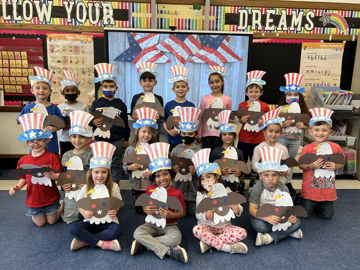 We were feeling patriotic in Room 224 today! 🇺🇸<a href="/kpickett6K/">Kristen Roberts</a> <a href="/OSchoolsPR/">Oceanside School District #OSD_NY</a>