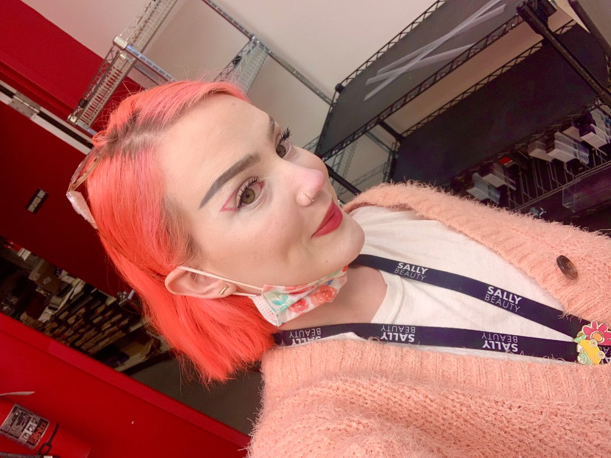 venusbbyy143's tweet photo. work makeup and outfit because i deserve attention for how cute i am https://t.co/o6FmQ3Z6sP