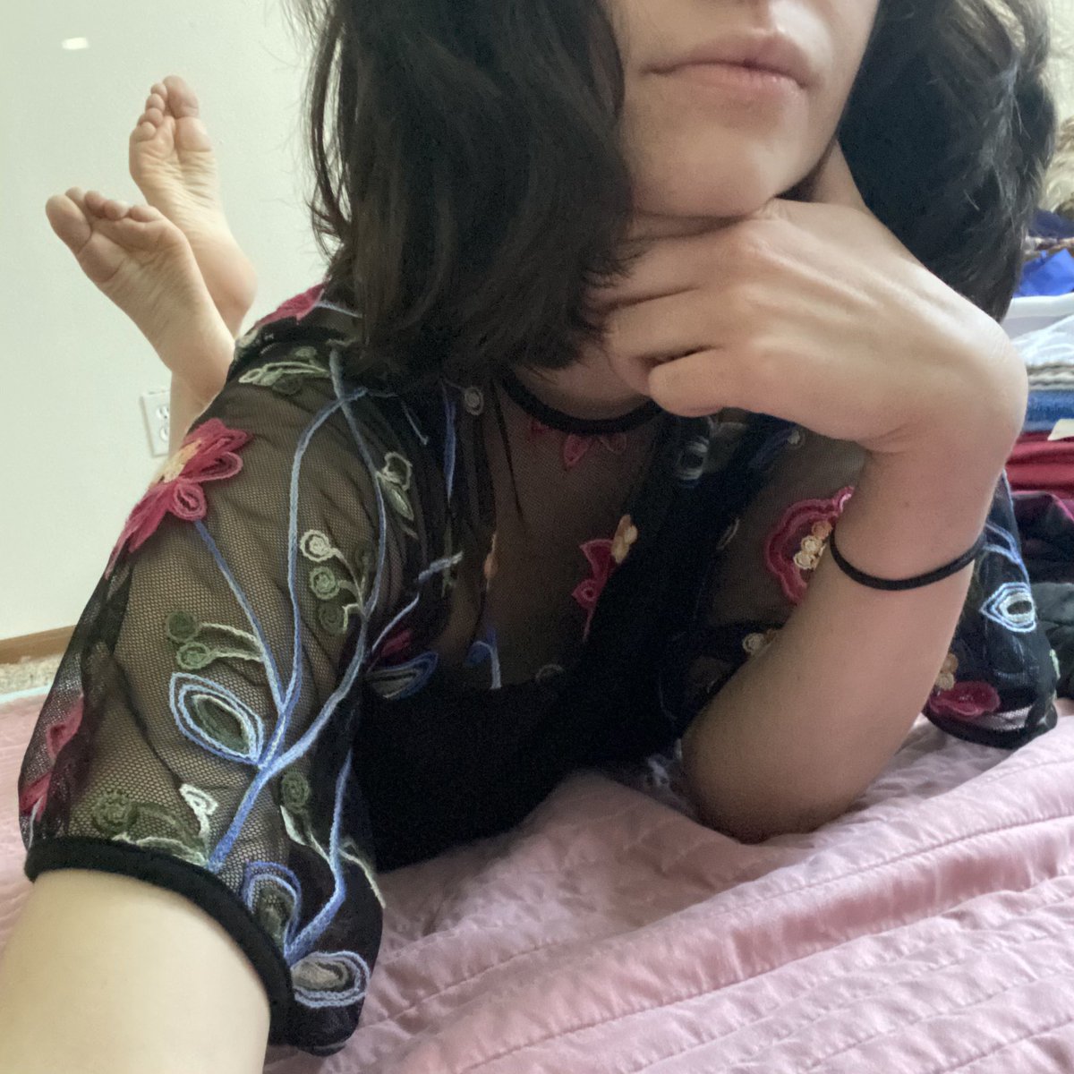 DarlingDomme's tweet photo. If you want an audience with your goddess start the conversation with a $15 tribute or a gift from the wishlist with your handle as a note. I’ll only spend my time with the paypigs that show me they’re worth it 🐷 https://t.co/WII6jjjMpU