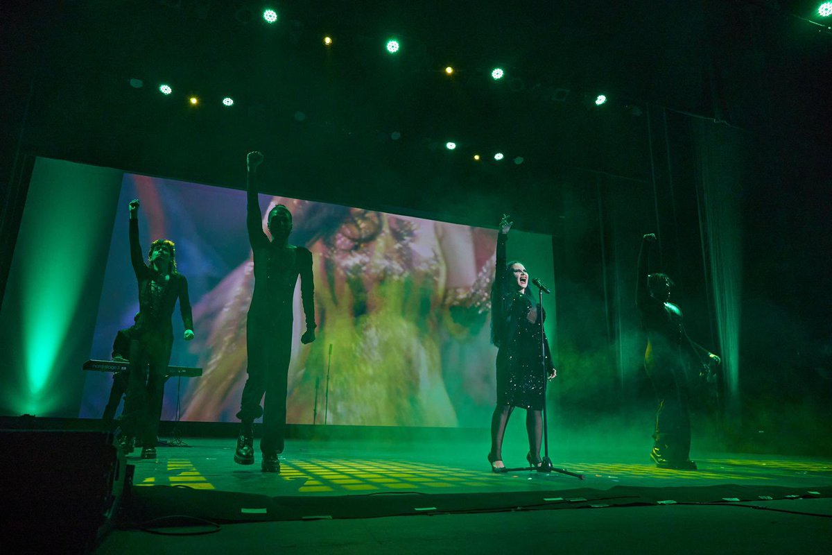 #DialUnicxs en Torret con <a href="/FangoriaOficiaI/">Fangoria 🇪🇸</a> 

Síguelo en directo aquí:
cadenadial.com/2022/dial-unic…