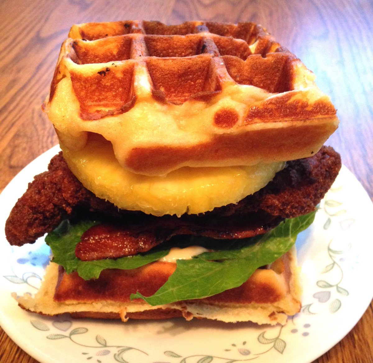 ProfforProperty's tweet image. Are you looking for a sweet and savory breakfast? Consider trying this chicken and waffles recipe. #delish #yum  cpix.me/a/144032590