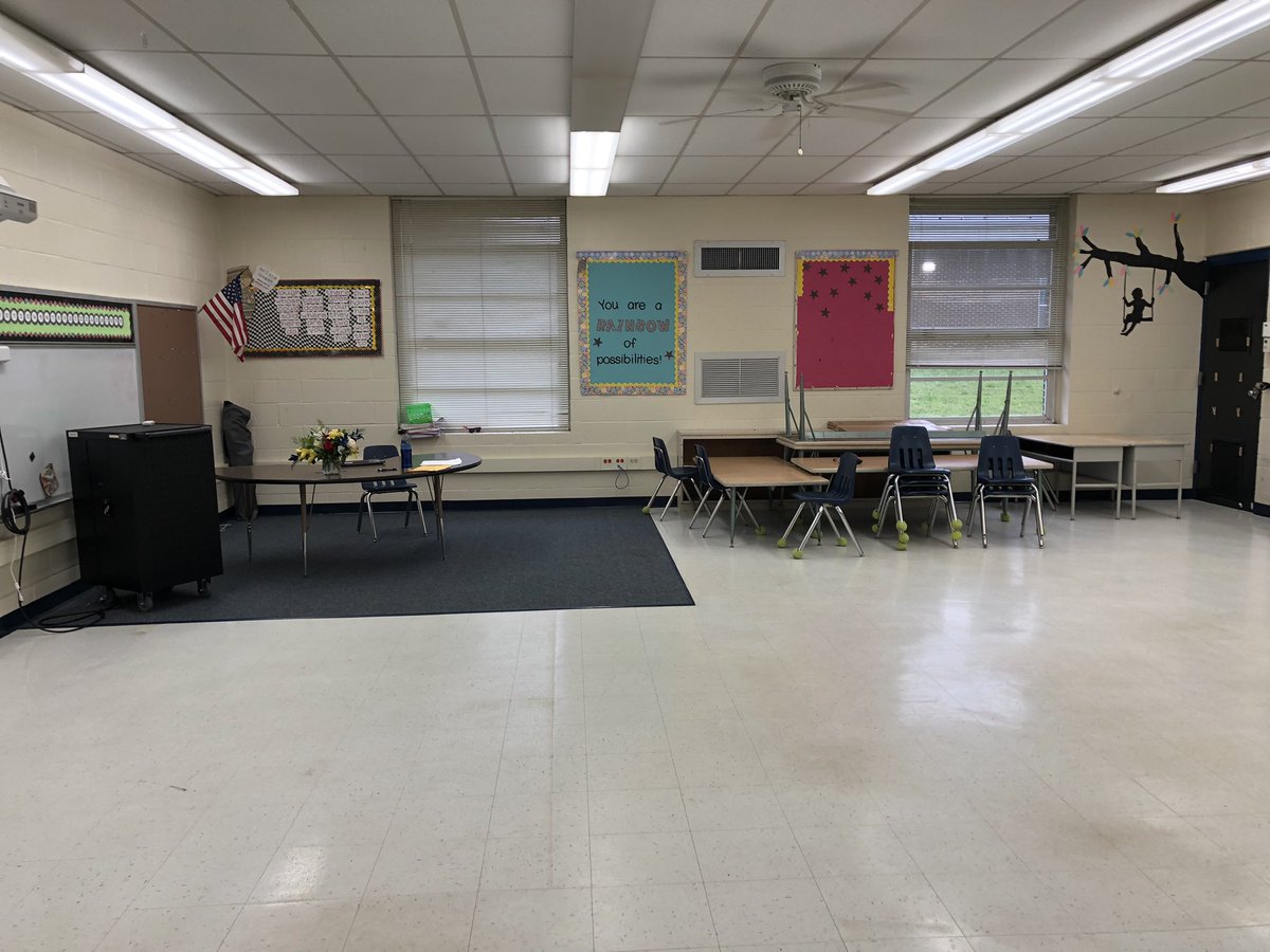 Celebrated my last red carpet event with a GREAT group of firsties&amp; said goodbye to the room that has been such a blessing in my life (&amp; hopefully to the 200+ kiddos that I shared it with). I’m now looking forward to many memories with my pre-K babies! <a href="/Dr_JakeLong/">Jake Long</a>
