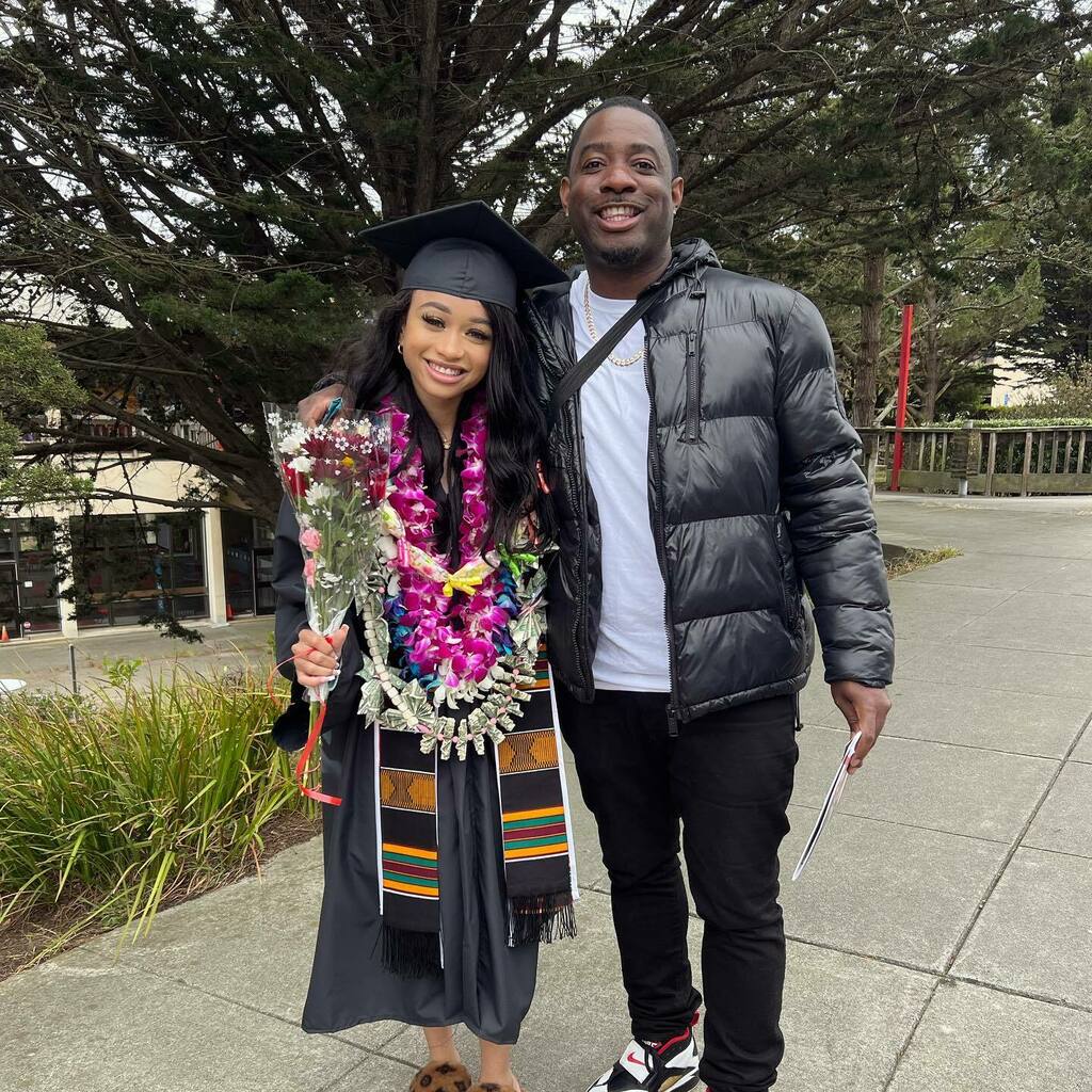TroyLLF's tweet image. Super Proud of @jasmincorley 🎉👩🏽‍🎓 All the hard work always pays off! I remember pushing your stroller and carrying you on my back 😭😭 now you walking the stage with a double major!! Love you &amp;amp; im proud of you!! 
.
#FPMG #JassyFresh #1015 #projectlevel #graduation #2022 #ccsf