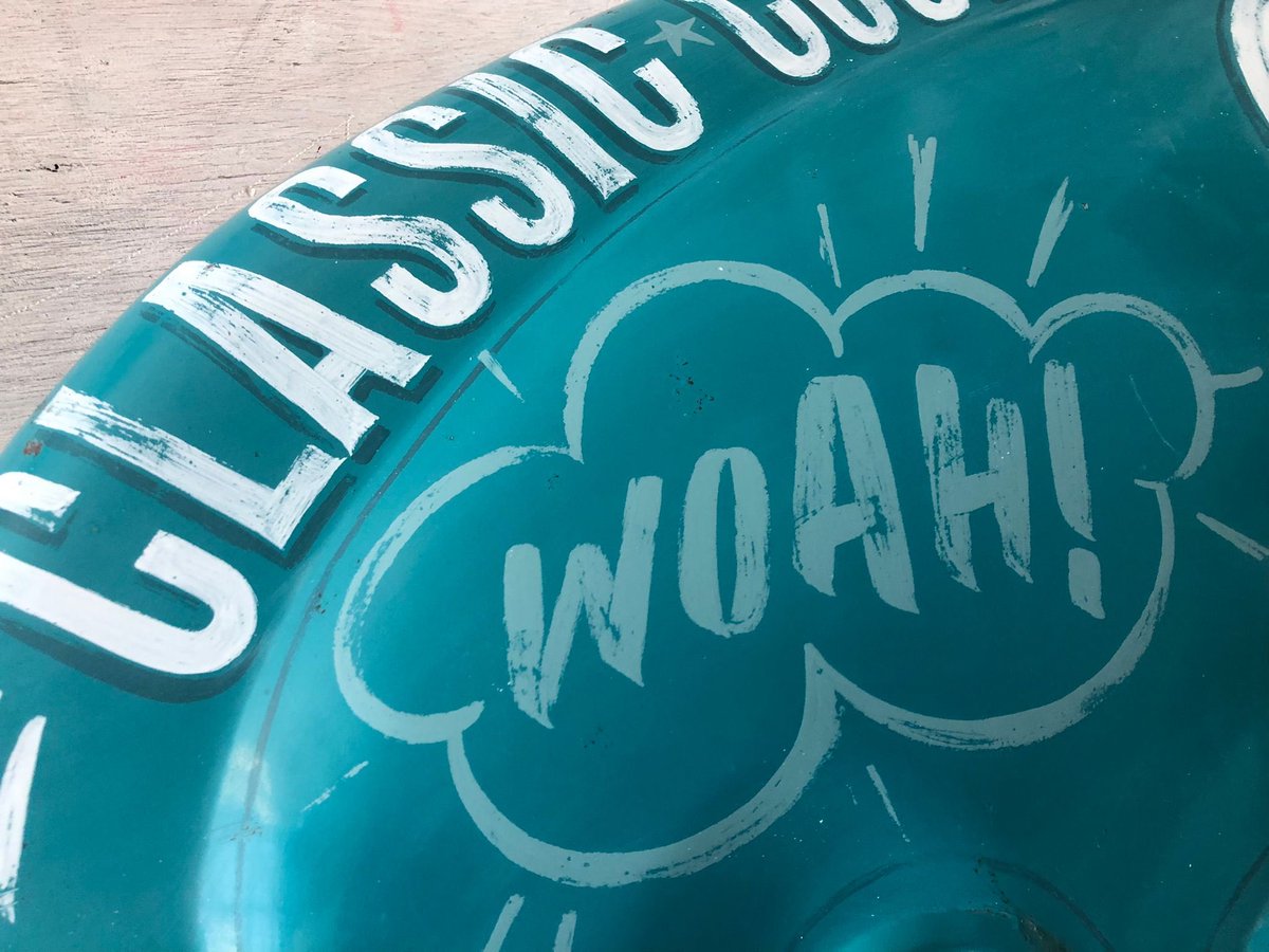 gigalcartoons's tweet photo. Sein Fahrzeug folieren, bekleben oder beschriften kann doch jeder. Ein echtes #Lettering von Hand ist und bleibt unschlagbar! #Gigal #Cartoons #Lambretta #StudioModerne #GigerGraphics #Olack https://t.co/nGzbeDpXwQ