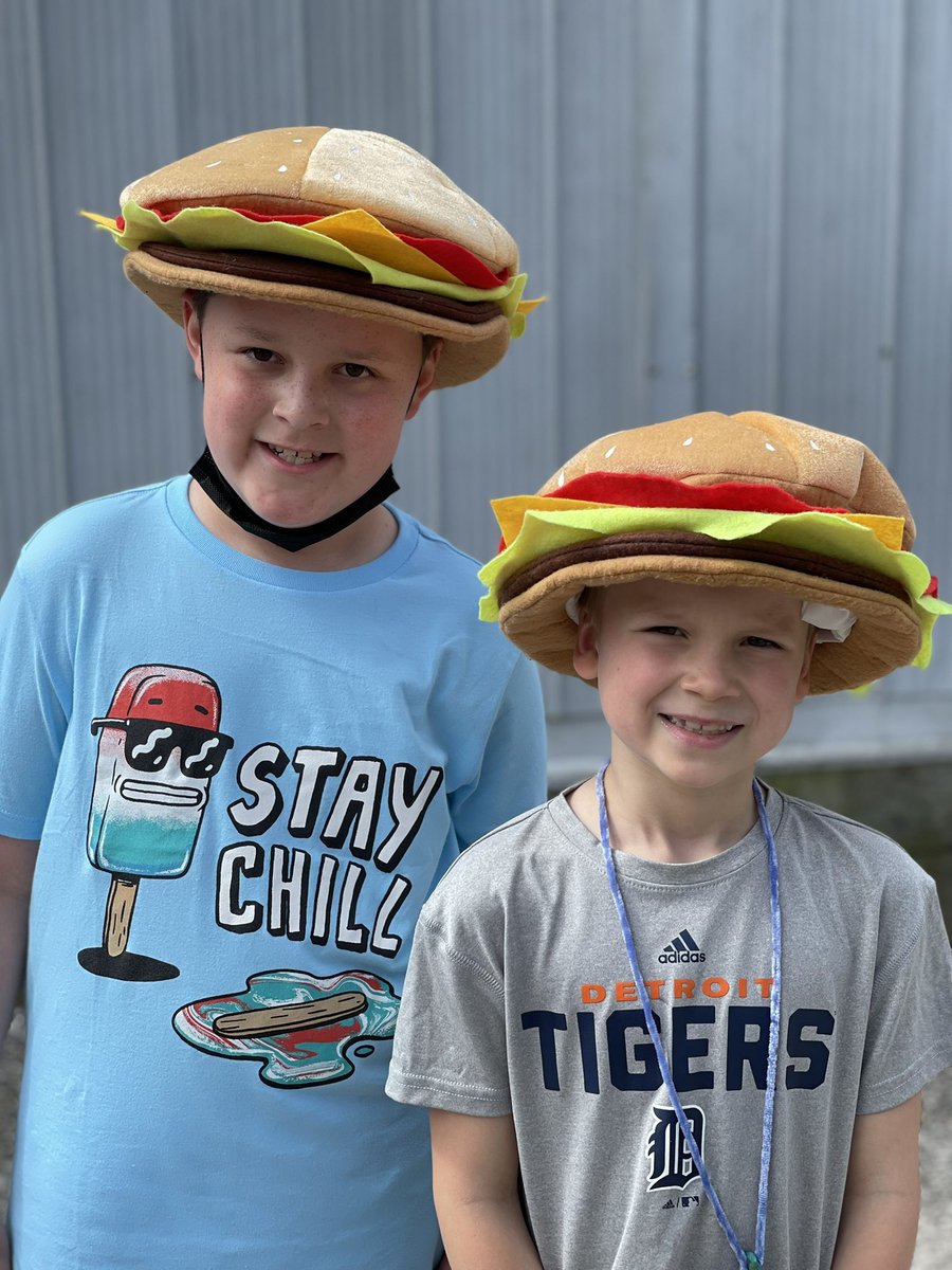 Wacky hair and hat day at DM Eagle.  Happy Friday! <a href="/D_M_Eagle/">D.M. Eagle Public School</a> <a href="/PrincipalRomano/">Rob Romano</a>