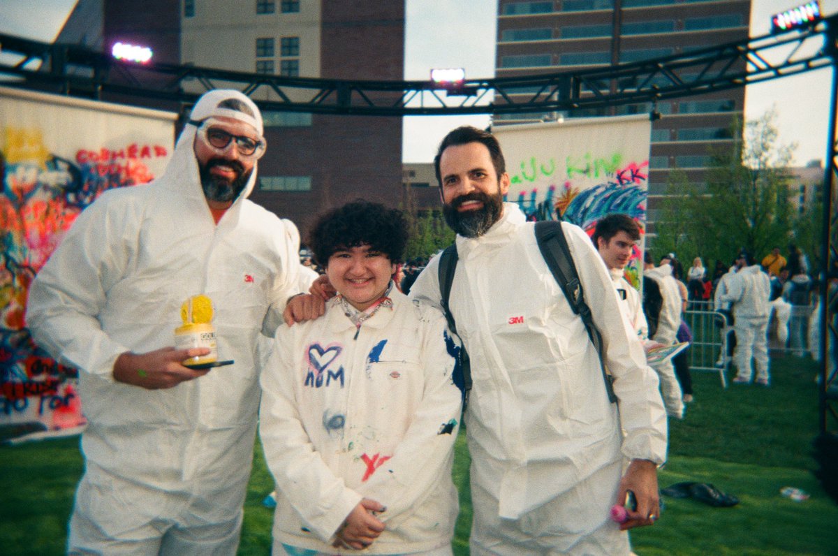 TokenCowboy's tweet photo. Hit the @fewocious paint party HARD!! @mattMIERA https://t.co/ozvmrXUI9u