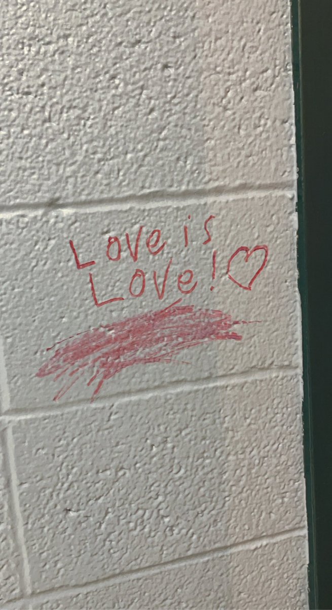 The kids got to graffiti the walls before our “old” Davidson is torn down and we move into our #AllNewIn2022 building in the fall! <a href="/DavidsonComets/">Davidson Elementary</a> <a href="/NKCSchools/">NKC Schools</a>