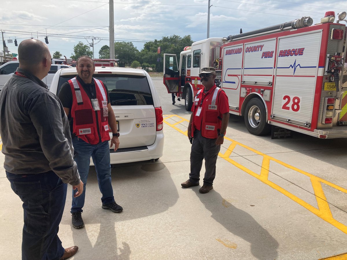 RedCrossNCFL's tweet photo. NOW: Our Space Coast Disaster Action Team is starting #MemorialDay weekend by supporting @BCFRpio and Cocoa neighbors evacuated by the #PersimmonFire. Our volunteers are available at Fire Station 28 on N Hwy 1 to provide water &amp; food items, and to meet with displaced residents. https://t.co/wGlEclB3Em