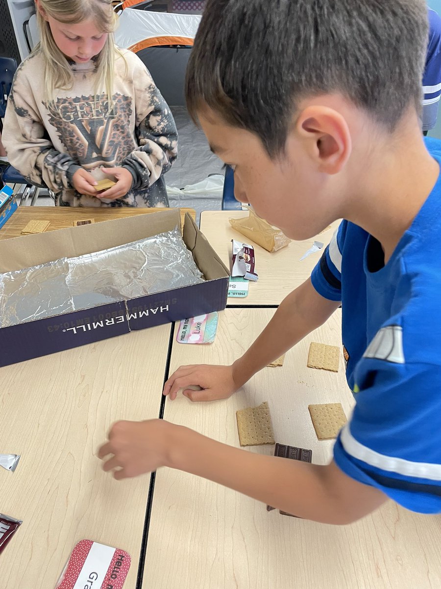 AshleyCTodd's tweet photo. Fun “last” Friday of school,  making solar ovens! We were too busy eating our s’mores to get pictures of the final product! https://t.co/oH3oHzij7Y