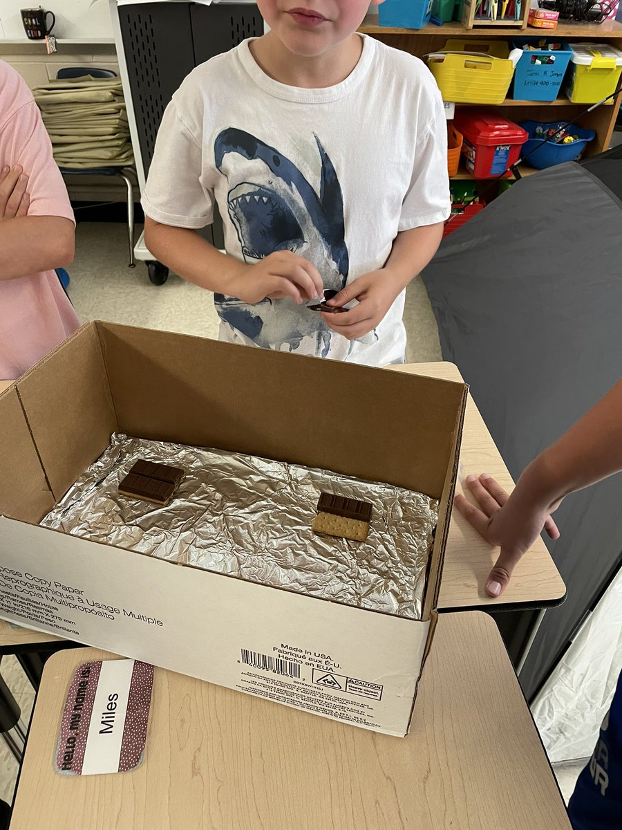 AshleyCTodd's tweet photo. Fun “last” Friday of school,  making solar ovens! We were too busy eating our s’mores to get pictures of the final product! https://t.co/oH3oHzij7Y