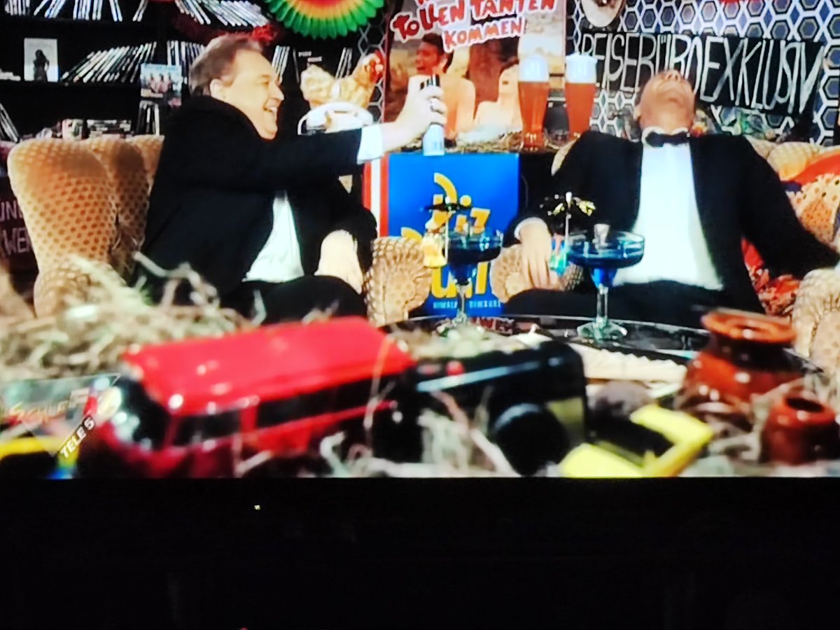 Krueminxler's tweet photo. The revenge of the Dicke nachtragende Bitch! 😎
#LezFaZ
#SchleFaZ
#GedenkFaZ
#RainerBasedow
#TolleTanten
#Sägefisch https://t.co/LqZM6DF3Hu