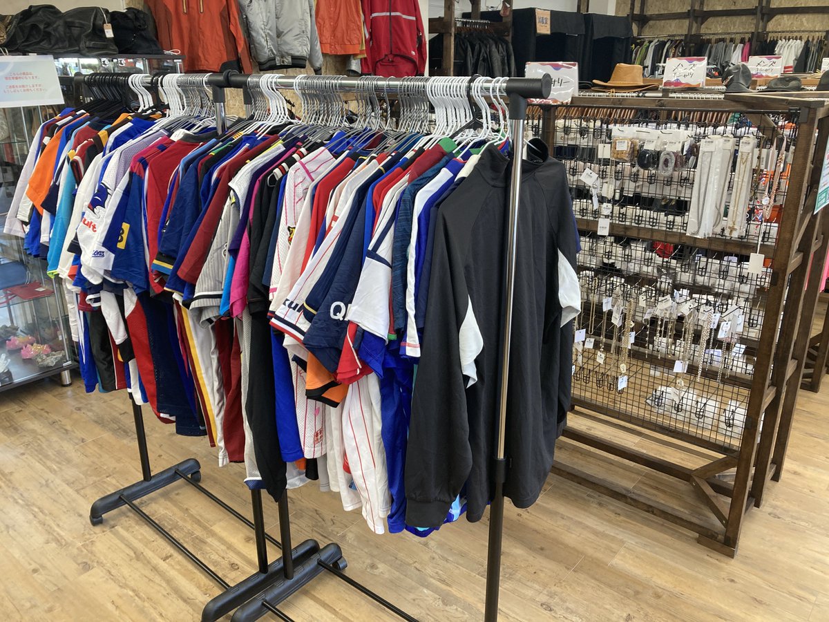hapinesenmiya's tweet photo. ハピネ仙台宮千代店、オープンしました！
この度店舗の大改装中でして、今までとはひと味違うハピネをお見せできるかと思います！！
それに伴い2階は準備中ですので、皆様にはご不便をお掛け致します🙇‍♀️
これからもハピネを���ろしくお願いします！
#ハピネ #仙台 #宮千代 #ディスカウントショップ https://t.co/KqYYLvFkOA