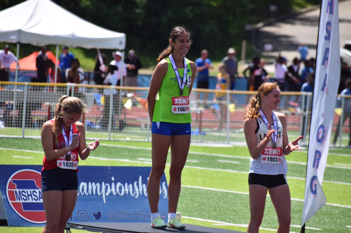 SouthDistance's tweet photo. What a day for @mtrober23 State Champion in the 1600 and All-State (4th) in the 800. More fun ahead tomorrow. 💚💙 https://t.co/L1VLKyWQiV