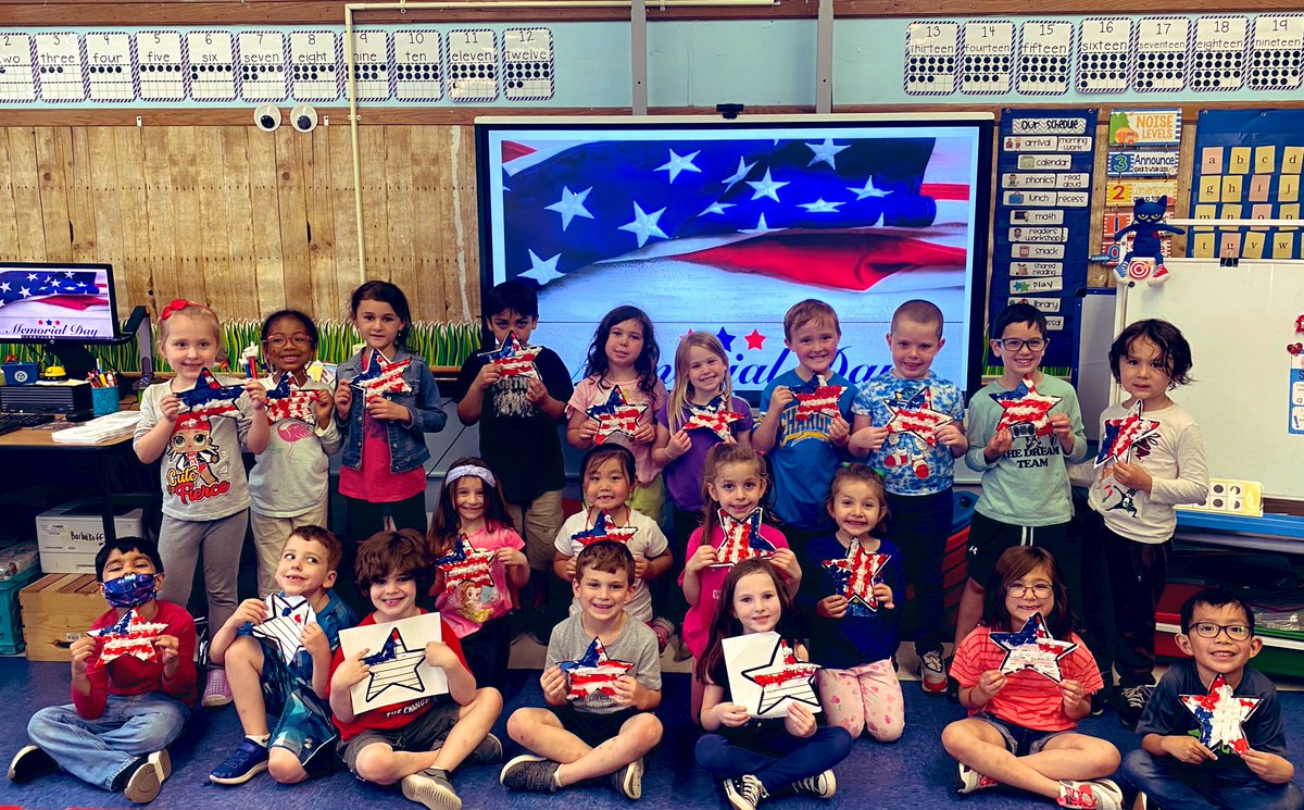 bethbarbakoff's tweet photo. Memorial Day fun!🇺🇸 #campkindergarten @OSchoolsPR https://t.co/jkIBfphy7j