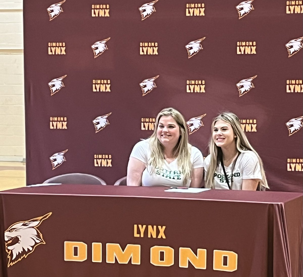 TjhHarris's tweet photo. Congratulations Taylor Birkbigler! #DimondNation🎊🎉Headed to Portland State U to cheer. Let’s go Taylor!😺 https://t.co/kfyhFoSugj
