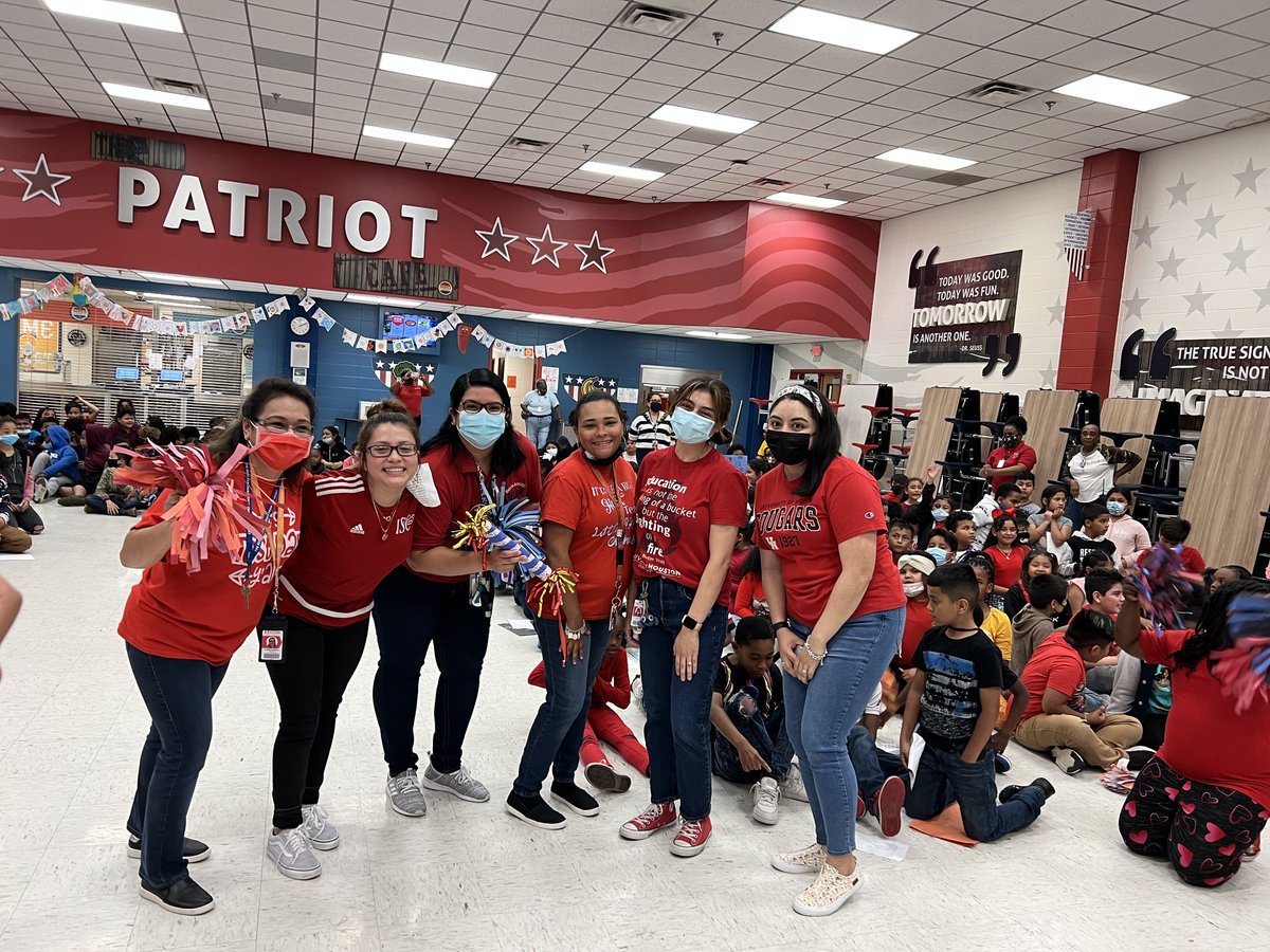 Yosel21's tweet photo. Successfully completed year 7! I'm thankful for the great team and silly kids I had this year.   #thrivingthirdgrade @HarrisES_AISD @n_rabaya @norman_dionisio @KCtheAP @amindformath @DrAnnHill1 https://t.co/YQIHvKuvZH