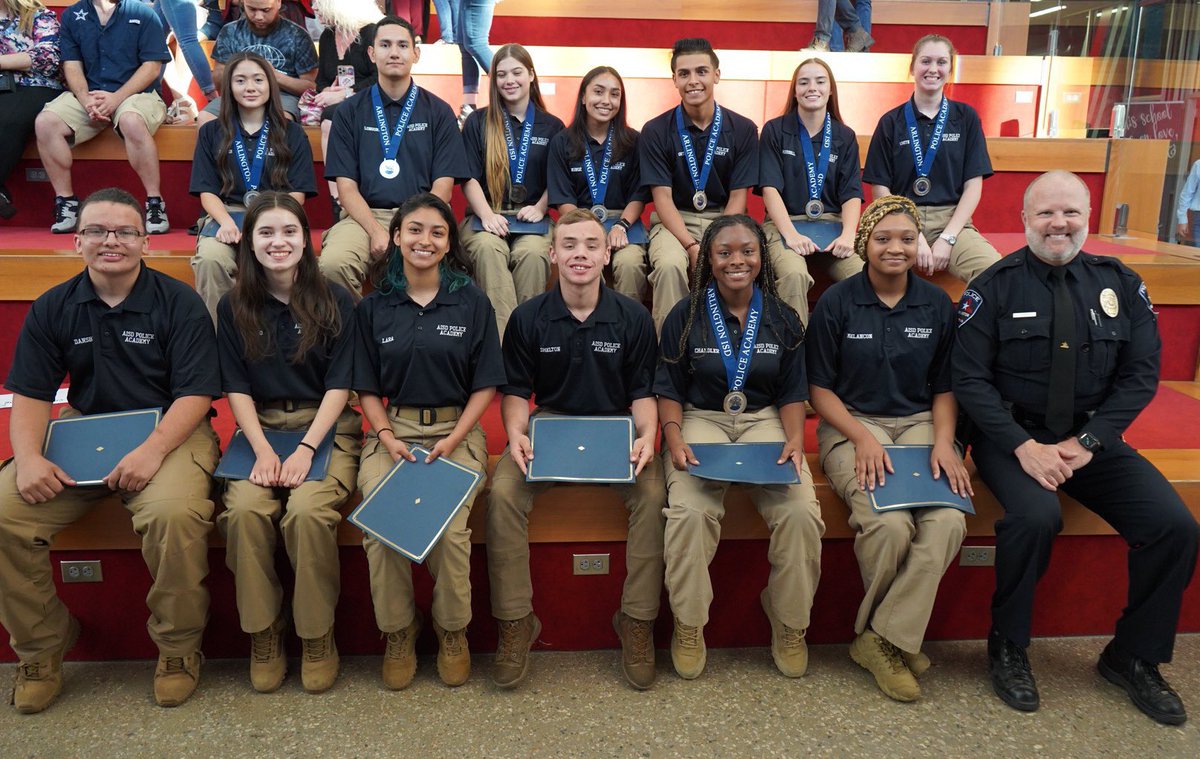 Super proud of <a href="/ArlingtonISD/">Arlington ISD</a> <a href="/ArlingtonPD/">Arlington, TX Police</a> Hometown Recruiting seniors! Their future is bright.