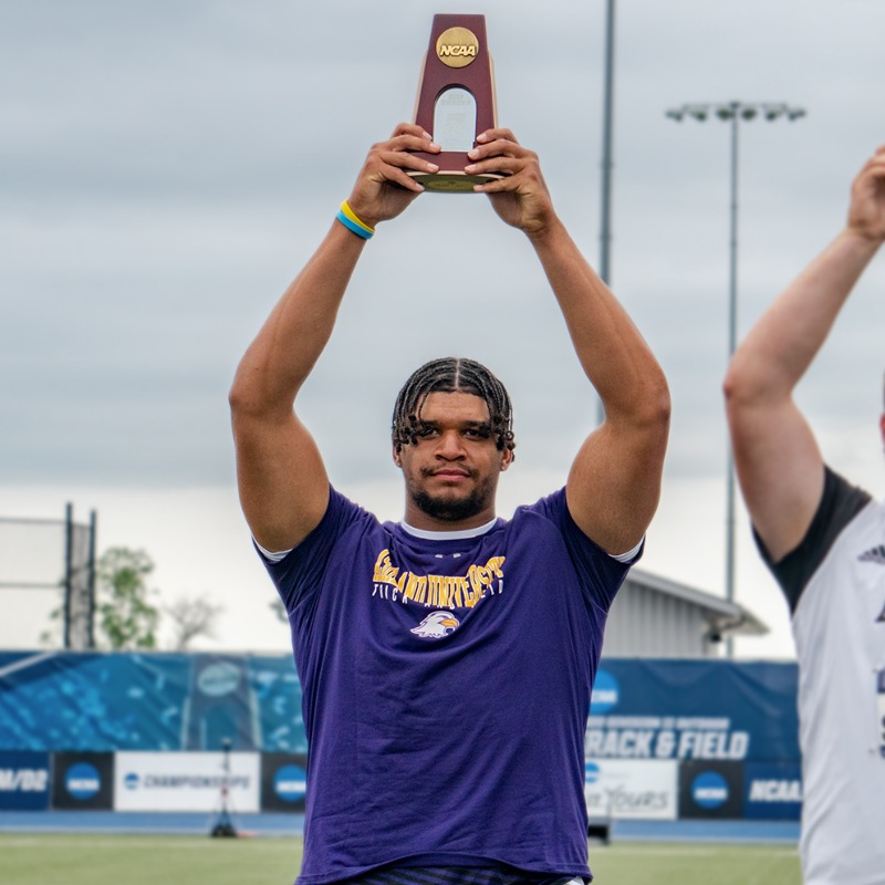 ashlandeagles_'s tweet photo. 𝗘𝗔𝗚𝗟𝗘 𝗔𝗟𝗟-𝗔𝗠𝗘𝗥𝗜𝗖𝗔𝗡❗️
Sophomore Noah Koch hits the podium, taking home 8th in the men’s discus throw!