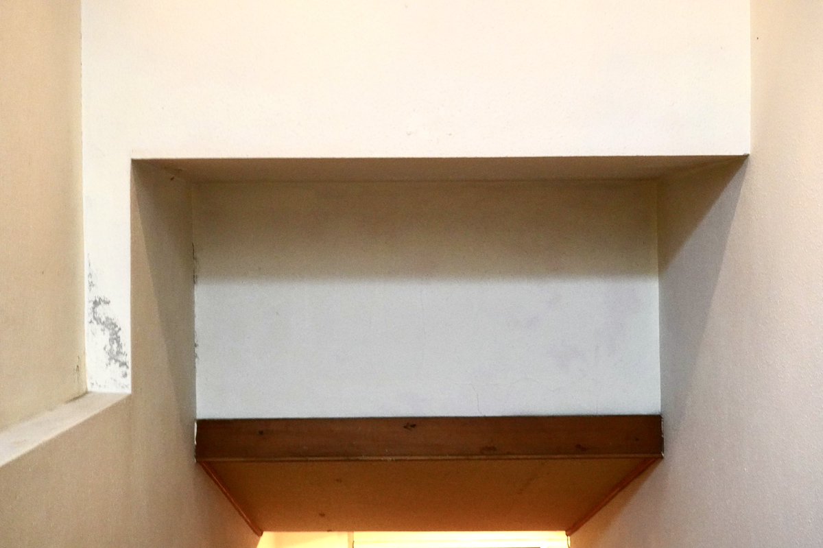 PinupArtGallery's tweet photo. 【再建開始のご報告】
PIN-UP火災から1年半が過ぎました。その後は様々な会場での企画、オンラインセッションなどに参加をしてきました。そして今月、再建場所が決まりました事をお知らせ致します。那覇市中心部にあり30年程前は料亭だった場所です。
PIN-UP開業5周年の本日(5/28)より改装を始めます。 https://t.co/XN4jcECqMW