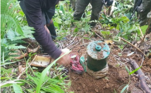 prog_pwrc's tweet photo. Government troops on Friday recovered war materiel belonging to members of the New People’s Army (NPA) in Barangay Matawe, Dingalan, this province. https://t.co/PTRdp3fiTf