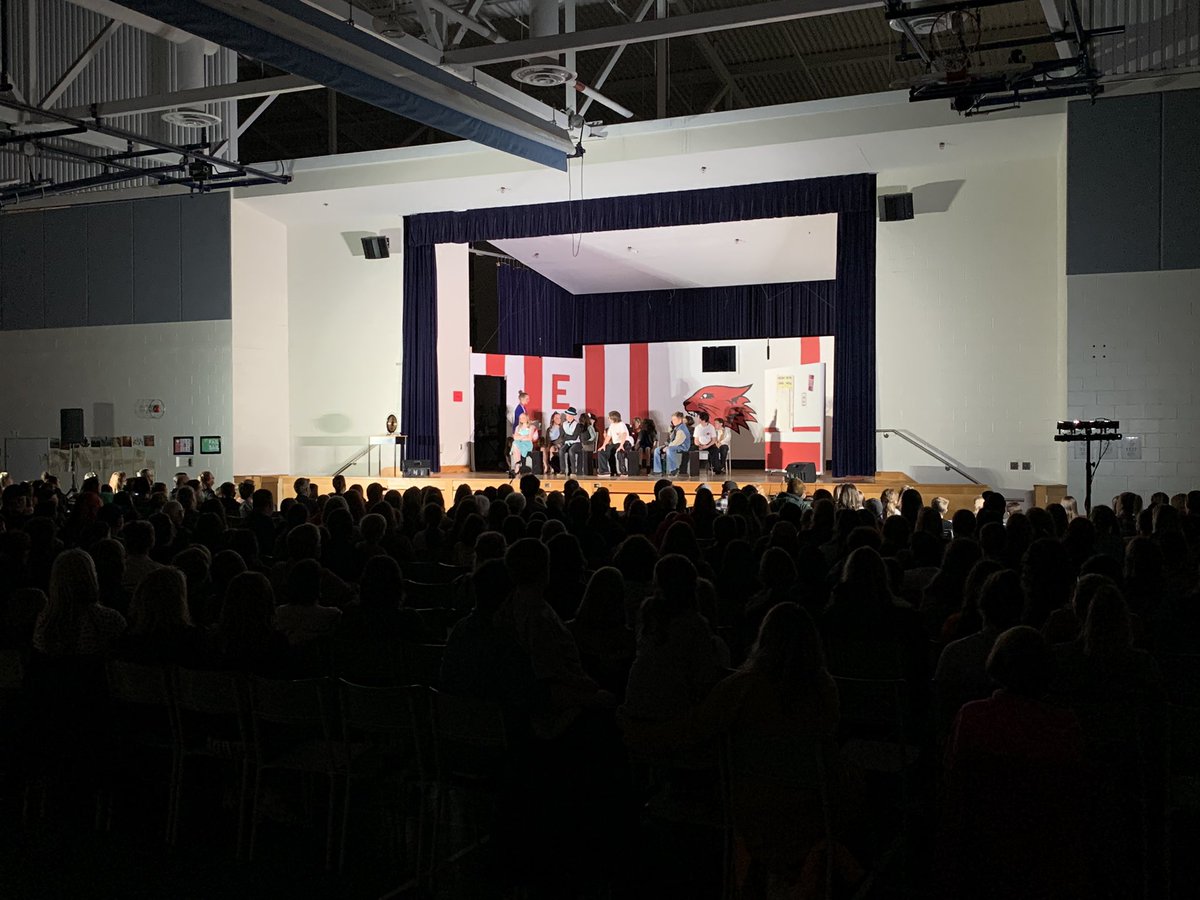 redclifftweets's tweet photo. Another full house for our musical production of Disney’s High School Musical!  #thankyou #hardworkpaysoff https://t.co/7LmtlZjbPS