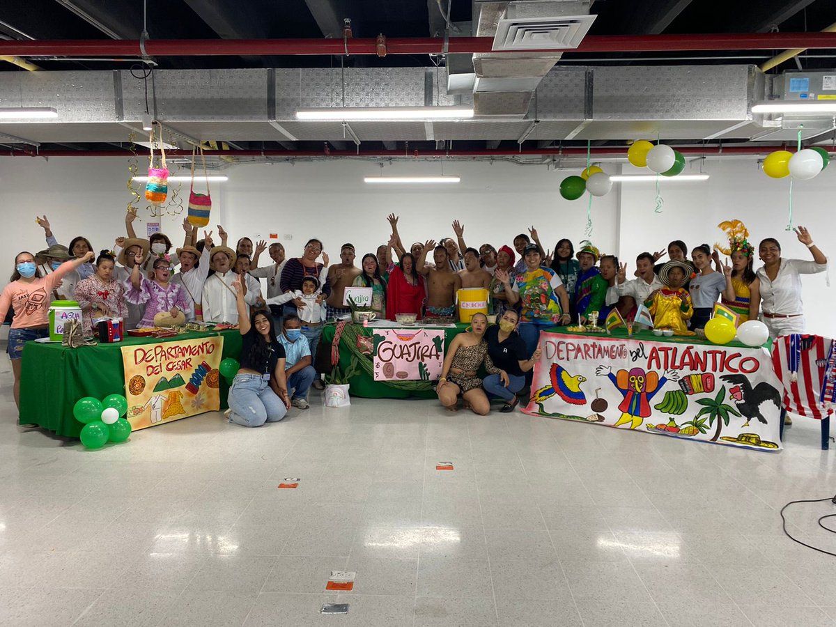 gelcagutierrez's tweet photo. #ResponsabilidadSocial en @Areandina #Valledupar vivimos la Clausura Cultural con los niños de @FUNCEDOWN y nuestros voluntarios de #Areandina. 💚💃🏽🎉😍 https://t.co/zff3BxKARS