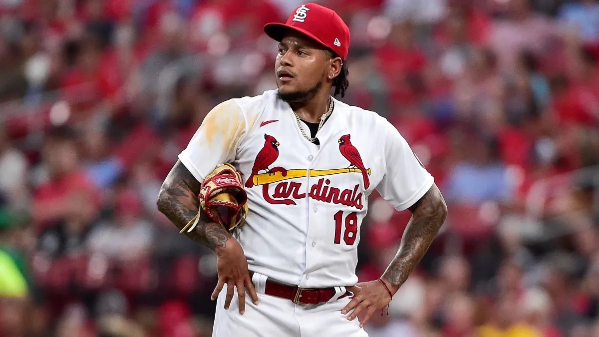 AnalisisDptivo's tweet photo. Carlos Martínez “El Tsunami” ha sido suspendido sin paga por 80 juegos por arrojar positivo a sustancias ilegales (Ibutamoren).

Que opinan? #analisisdeportivo #carlosmartinez #stlouis #cardinals #cardinalsbaseball #stlouiscardinals #redsox #redsoxnation #baseball #bostonredsox https://t.co/SqPzCRiHwZ