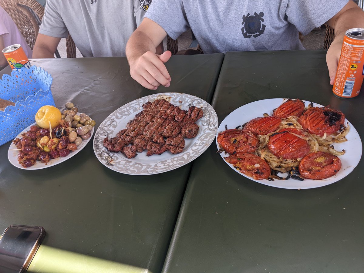 lisaschibelius's tweet image. Day 13: For our @vtrsap lunch in Casablanca, we bought meat from the local markets & had it grilled by a local restaurant. It was an authentic experience with no utensils and plenty of cats. 🇲🇦 #VTRSAP2022 #catsofmorocco