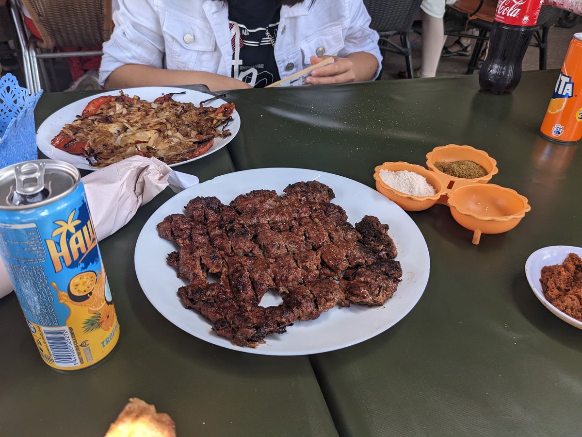 lisaschibelius's tweet image. Day 13: For our @vtrsap lunch in Casablanca, we bought meat from the local markets & had it grilled by a local restaurant. It was an authentic experience with no utensils and plenty of cats. 🇲🇦 #VTRSAP2022 #catsofmorocco
