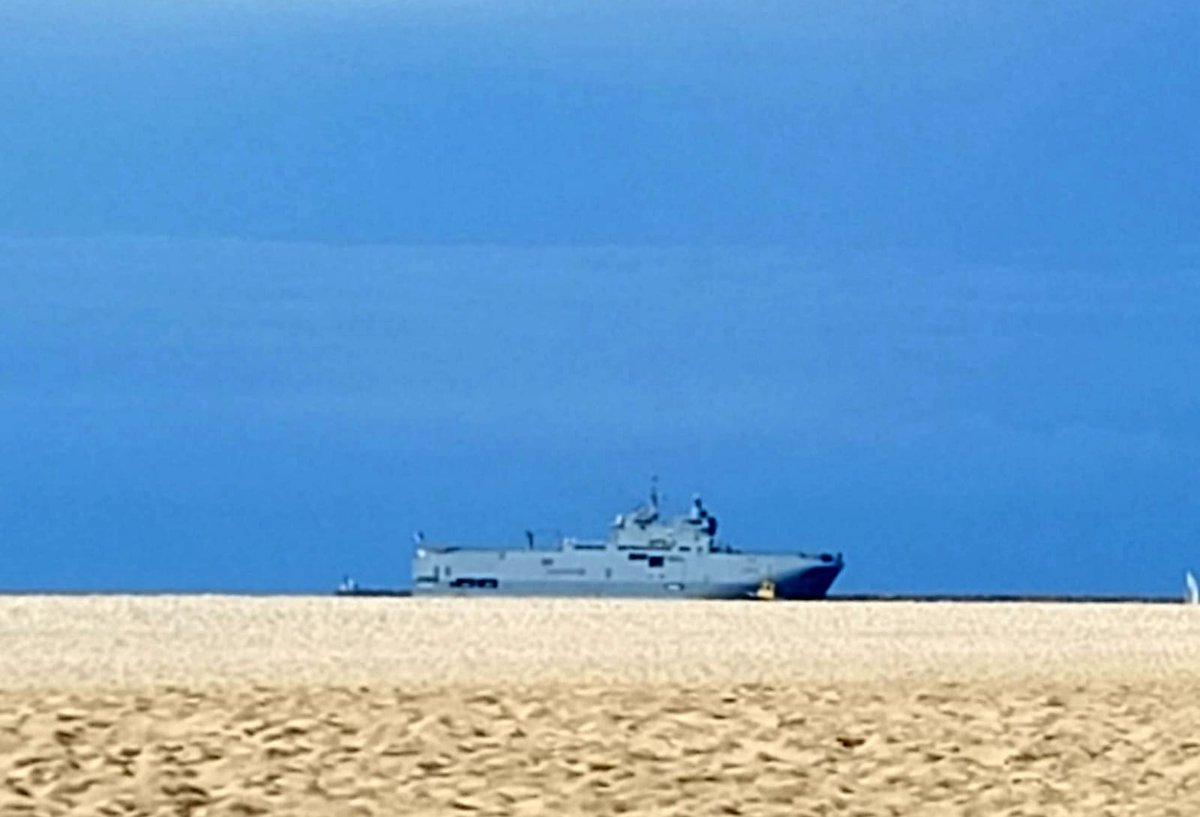 franceaubresil's tweet image. #CooperaçãoMilitar | O grupo Joana d’Arc chega hoje ao 🇧🇷! O que é o Joana d’Arc? É um grupo de navios da Marinha 🇫🇷, numa missão operacional, e dedicado ao treinamento de cadetes da Escola Naval 🇫🇷, bem como à cooperação com outros países, incluindo a Marinha do 🇧🇷@marmilbr! 1/3