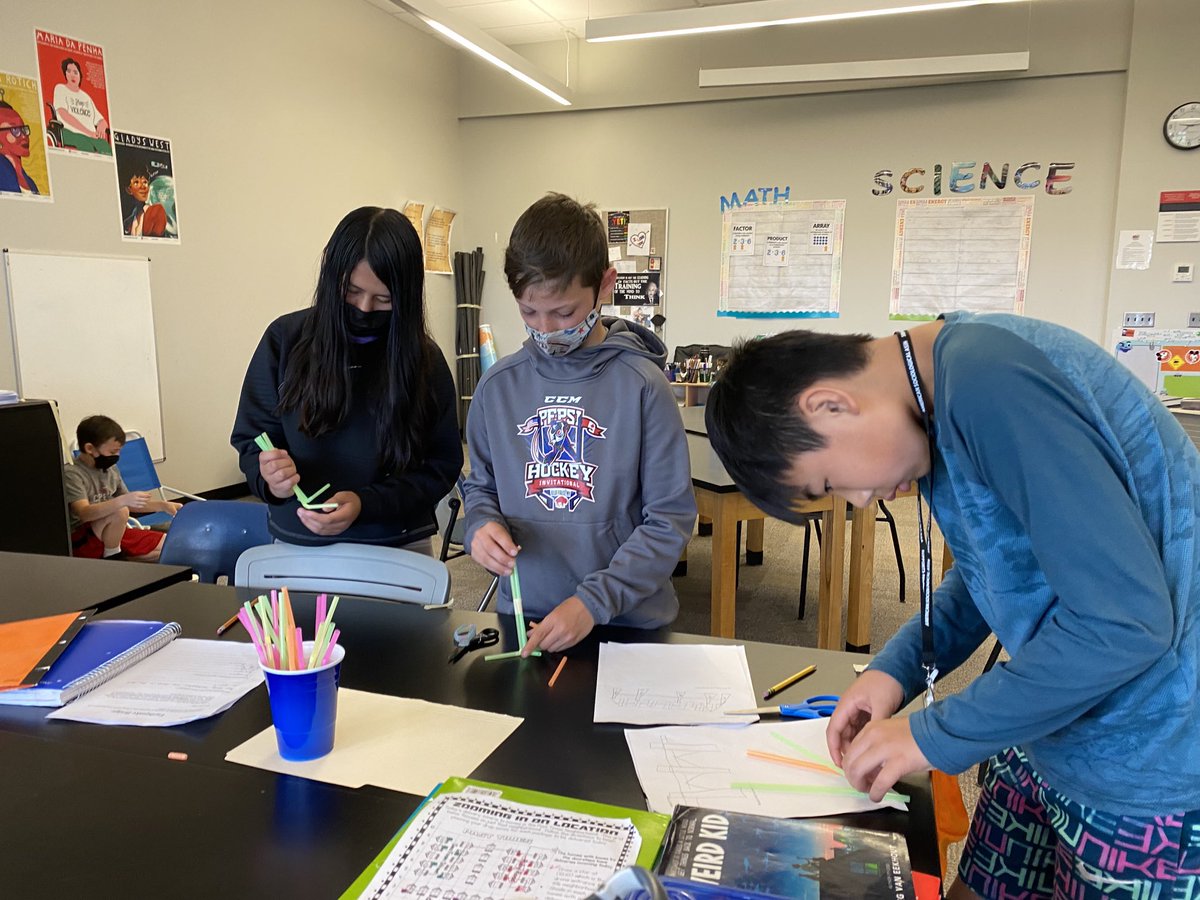 MphSteam's tweet image. We expanded our earthquake houses to bridges. Ss tested their bridges with two earthquake tests and a weight test (cups full of pennies). ⁦@MPHlowerschAbdo⁩ ⁦@MPHbridgeRicc⁩