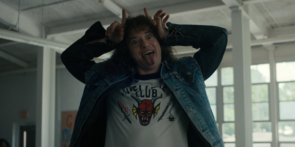 NetflixGeeked's tweet photo. STRANGER THINGS 4's Hellfire Club storyline -- and especially the character Eddie Munson -- were inspired by the documentary series PARADISE LOST. 

Eddie is loosely modeled after writer and artist Damien Echols, who was a member of the West Memphis Three. https://t.co/nyUnvZ5B8x