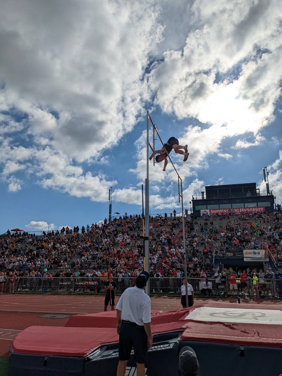 PennTrackXC's tweet photo. Hershey Justin Rogers wins the PIAA AAA pole vault with a jump of 17-3!! 

#PIAAStates https://t.co/mx9j9ofNFm