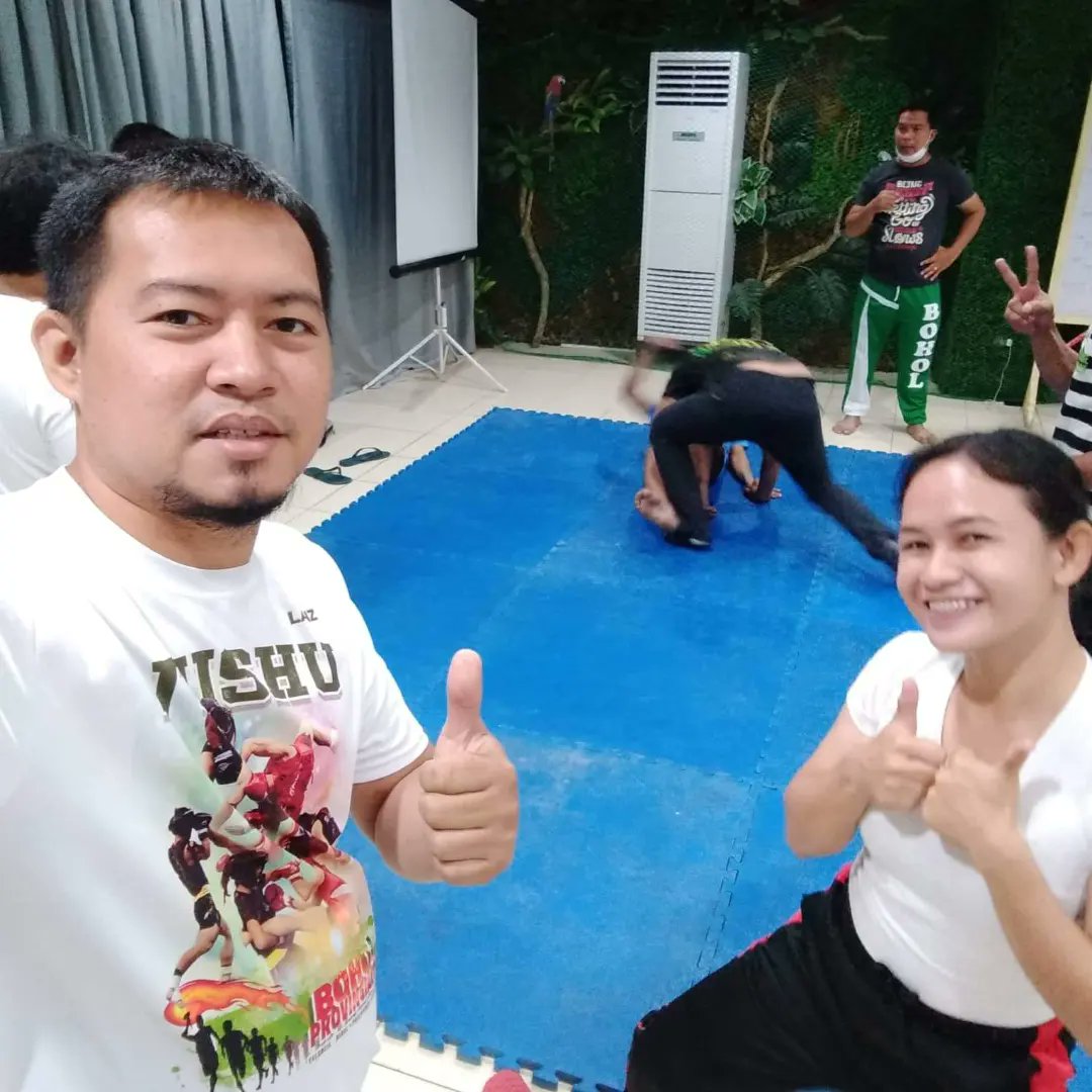 allanes_80's tweet photo. Day 2 - Practicum &amp; Awarding.
Refresher Course on Sports for DepEd Coaches - WUSHU SANDA
#AllanEscabusa #WushuSanda #NowinBohol #Sports #AimHigh #UswagGuindulman #iLoveGuindulman #itsmorefuninthephilippines #AlangSaKalambuan #AlangSaKaayohan #MyTeacherMyHero #SerbisyoPubliko https://t.co/5hOnTQ6Hmh