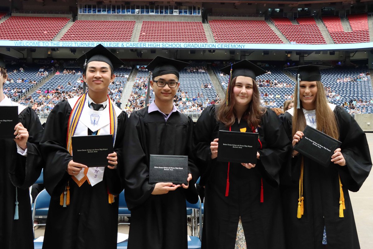 PearlandISD's tweet image. 🎉🎉 Congratulations to Turner College &amp;amp; Career High School Class of 2022! 🎉🎉 #WeAreKnowledgeable #WeArePearlandISD