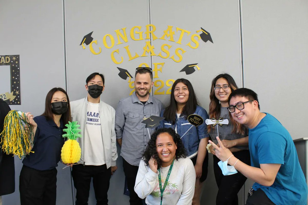 CPP_Collins's tweet image. Let's #flashbackfriday to Senior Send-Off 2022 🎓🛫! Enjoy some special photos 📸 from that day!
We were excited to bring this event back in person this year to celebrate our class of 2022 grads with the Collins Alumni Society.
