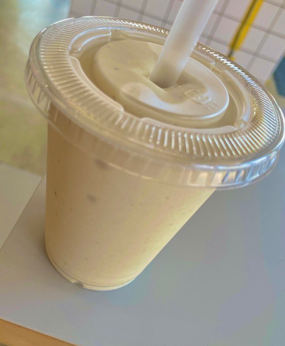 PisskingS's tweet photo. @justape_ @MagicEden @hackerhouses @ZaysanRaptors @TheChimpions #apish @HacktorKing @soyasoz @witchunter45 

banana smoothie! https://t.co/riqAJTnEI3