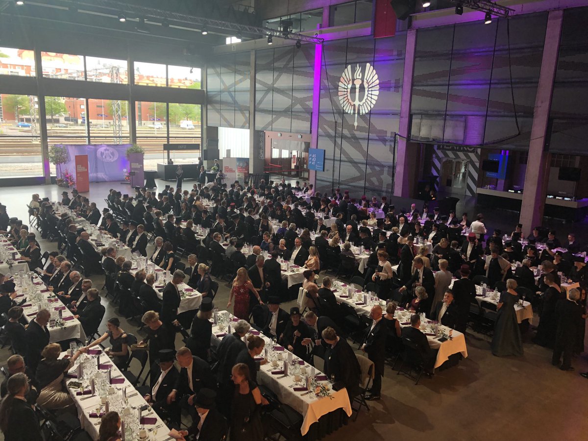 JukkaKola's tweet image. Turun yliopiston juhlallinen tohtoripromootio huipentui iltajuhlaan Logomossa! #UniTurkuPromootio #promootio ⁦@UniTurku⁩ #tiede #tutkimus #tohtori #yliopisto