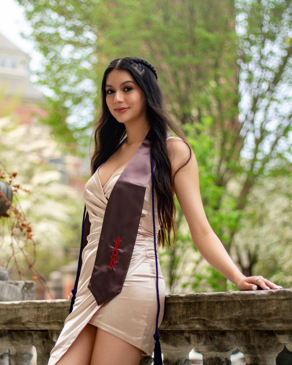 nellyyy1_'s tweet photo. what, like itโs hard? #ivyleaguegrad https://t.co/FPhFdyfw6F