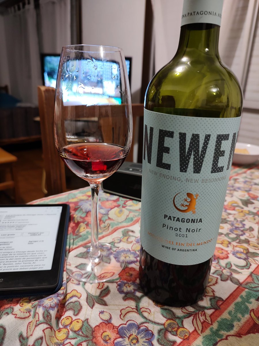 Con este frío, viene bien un ceviche de lenguado picantito y el pinot neuquino de excelente RPC, que le moja la oreja en la gama al Portillo. Atenti!!!!