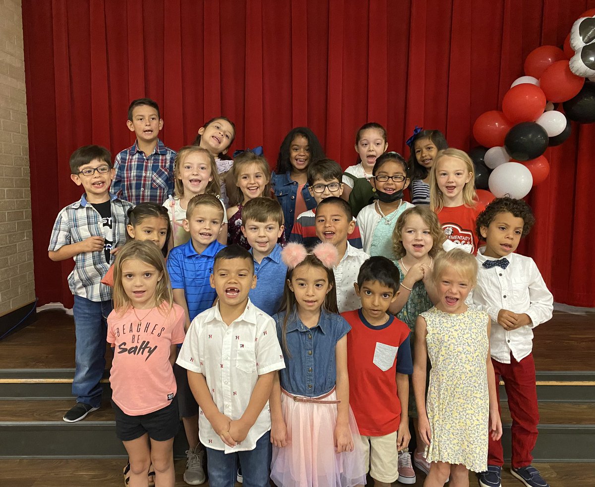 A is for Award! And AMAZING! We completed our ABC countdown today with an Awards Ceremony celebrating these sweet students and all their accomplishments! @HumbleISD_FE #backwardsalphabet #nomoreletters #ontofirstgrade #theymakemeproud