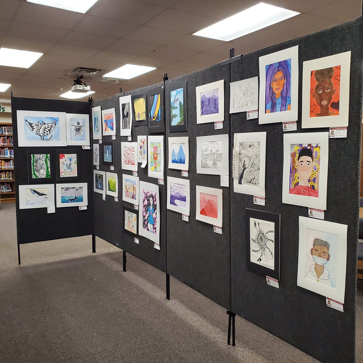 ArtCoyle's tweet photo. Thank you to everyone who came out to our Night of the Arts last night! I can't wait to deliver Artist Compliments that guests left for our students. Art Club had a blast painting hands and still made time to see theatre, choir, &amp; band performances! @Coyle_Cougars #gisdfinearts https://t.co/gHVADzHYuP