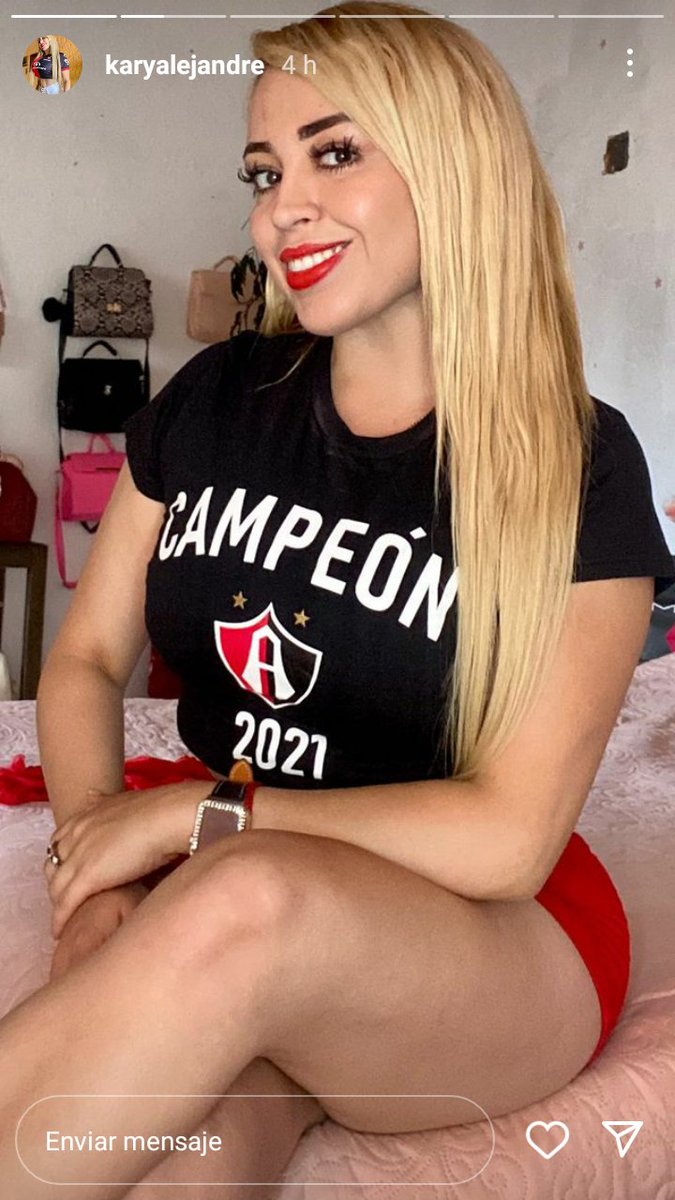 raulf967's tweet photo. ¡ y llego el viernesito huuuuuuuuuuu 😆😆😆 y para endulzar esta bella tarde les dejo a la #atlista mas sexy la sensualisima @KaryyAlejandre woooooooooow que buenota esta kary ( y mas en mini 😍 ) y kary tambien es #elbizcochodelfindesemana #prettylegs 😘😘😘😘😘 #FelizViernes ! https://t.co/VjqMS2hGFM