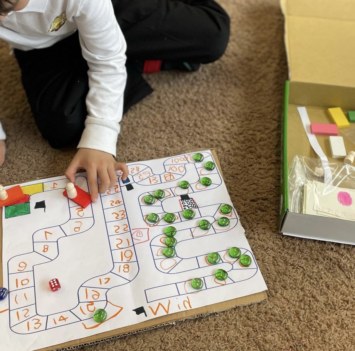 teachernicolas1's tweet photo. In our class project about games, my 5-year-old children (EY3, pre-k) are becoming game designers of their own tabletop games. For the full post check my IG: StoriesWithNicolas #gamedesign #earlychildhoodeducation #projectbasedlearning #tabletopgames #EY3 https://t.co/0f2zdtSmgV